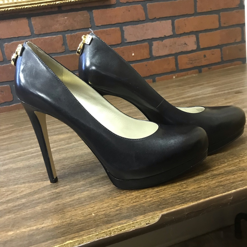 Michael Korda Pumps